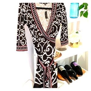 Beautiful Printed LBD wrap dress, XS, Brand NWT!